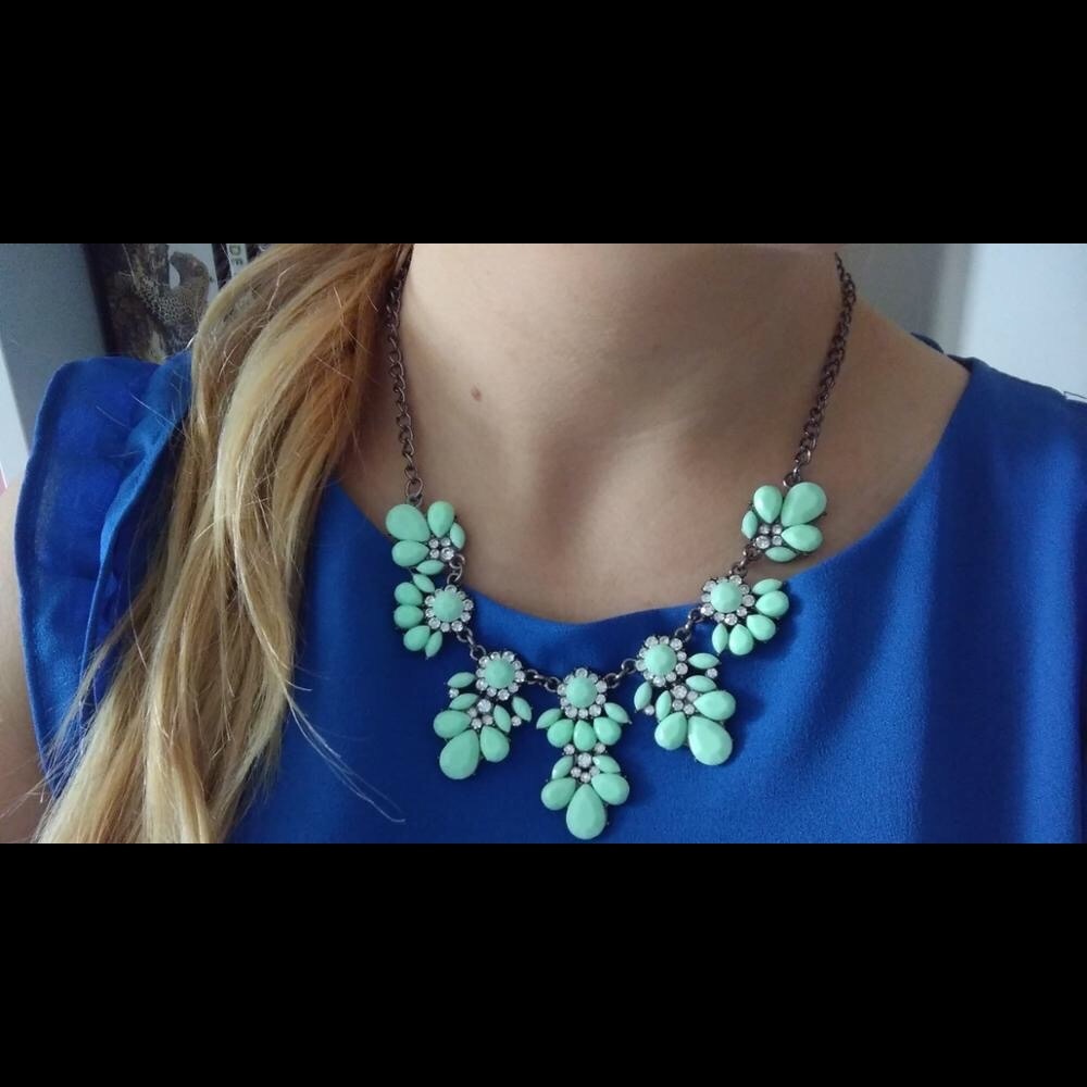 π HP! π Mint & Crystal Statement Necklace - Picture 5 of 5